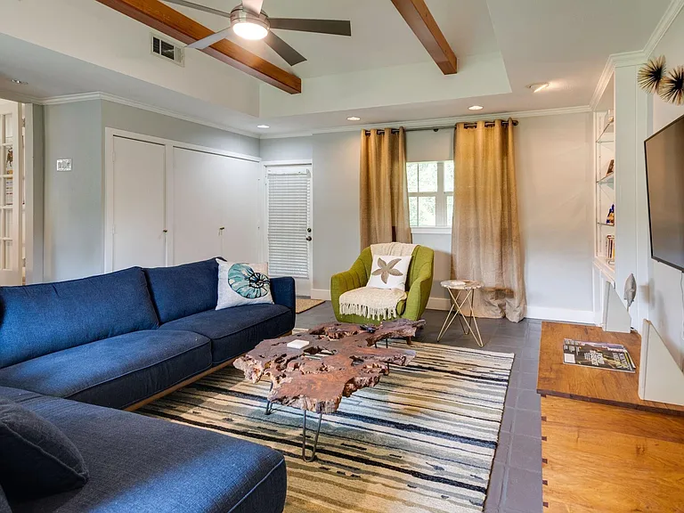 4240 Westmont Ct — Photo 11