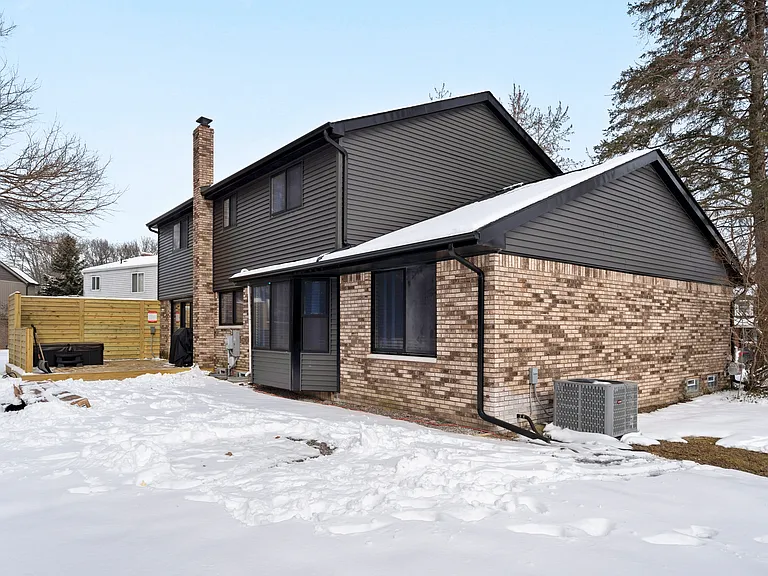 711 Medinah Dr — Photo 52