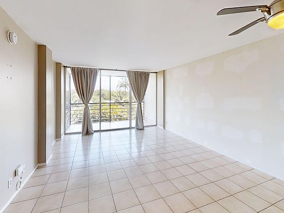 5th image of 108 Royal Park Drive Unit 4E