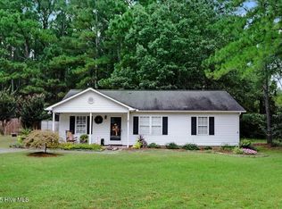 151 Creekside Dr, Four Oaks, NC 27524