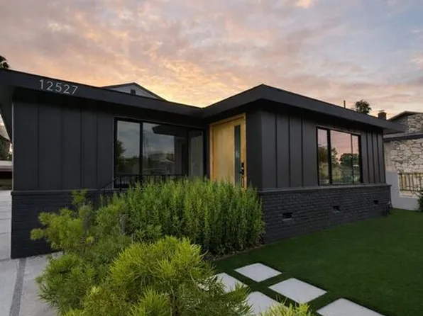 12527 Cranbrook Ave, Hawthorne, CA 90250