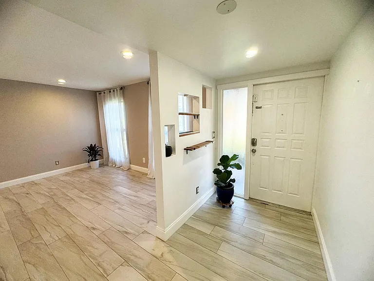 321 Sandtree Dr — Photo 14