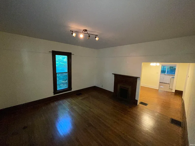 301 E University St #1 — Photo 4