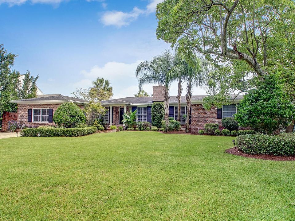 Welcome to 5071 Yacht Club Rd