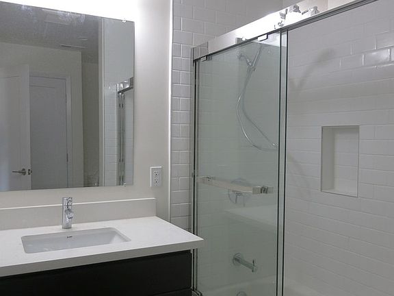 4th image of 518 Kenilworth Ct