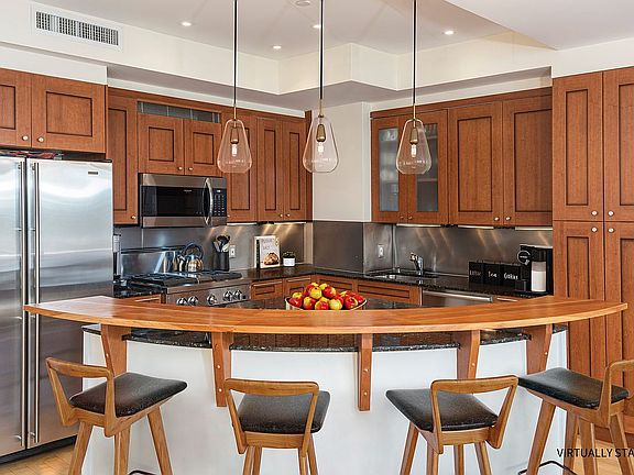 4th image of 11 2nd Pl APT 501