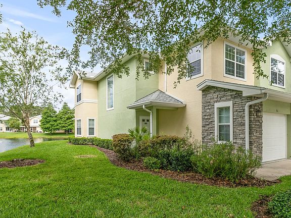 3rd image of 135 Bayberry Cir Unit 1601