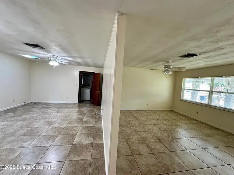 680 Birchwood Ln — Photo 4