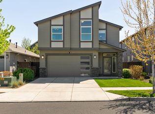 3690 SW Badger Ct, Redmond, OR 97756