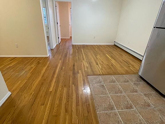 4th image of 848 E 221st St #2