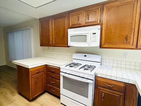 4th image of 2448 Warbler Ave