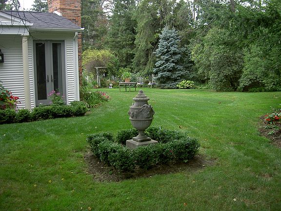 5th image of 1400 Pembroke Dr