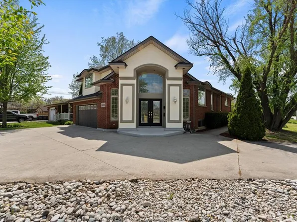 6304 Matchette Rd, Lasalle, ON N9J 2J7