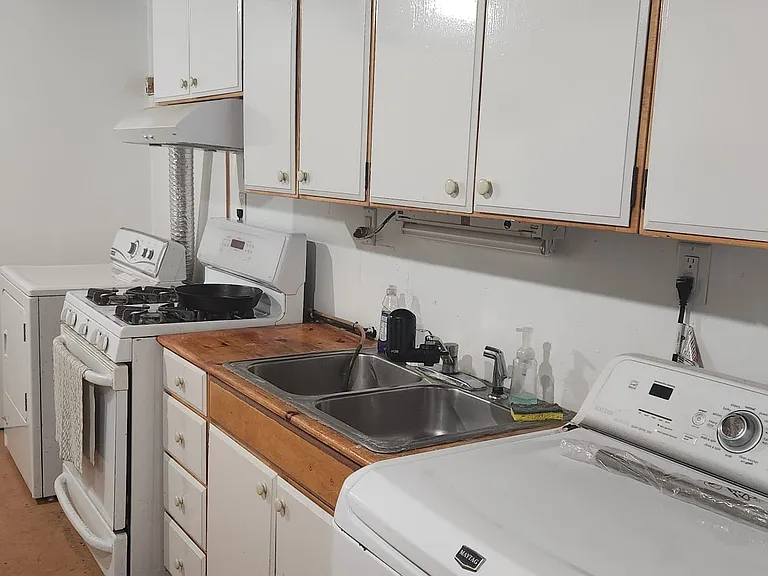 2116 Thaler Ave #3 — Photo 9