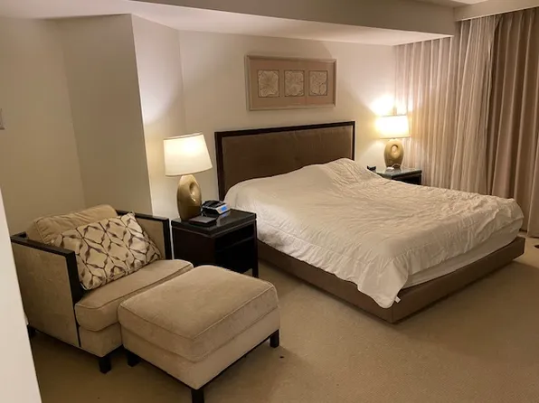 223 Saratoga Rd #806, Honolulu, HI 96815