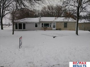 121 N 8th St, Fort Calhoun, NE 68023