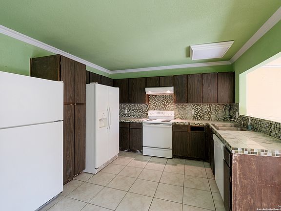 5th image of 1218 BILLINGS DR