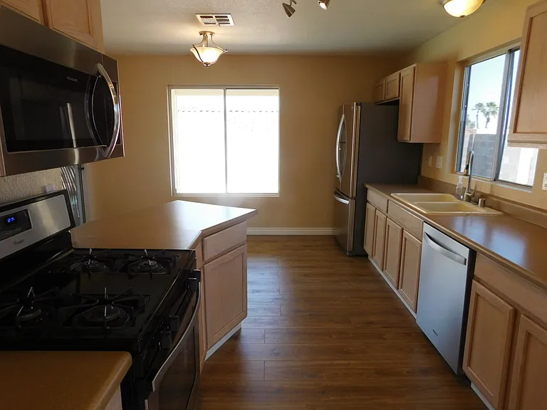 400 Opal Dr — Photo 32