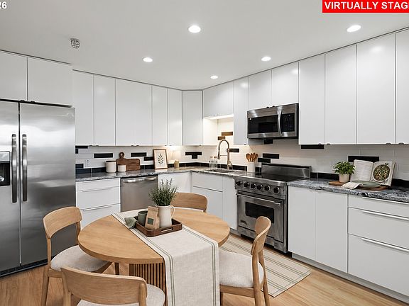 4th image of 12600 SW Crescent St APT 206