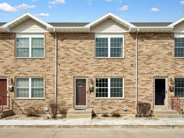 3470 Hillcrest Rd, Dubuque, IA 52002