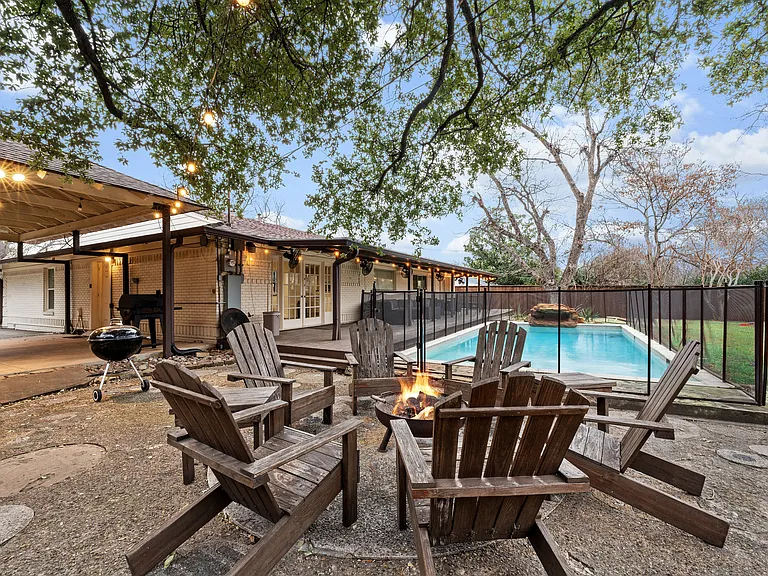 6806 Royal Ln — Photo 30