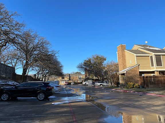 5th image of 2115 Park Willow Ln APT C
