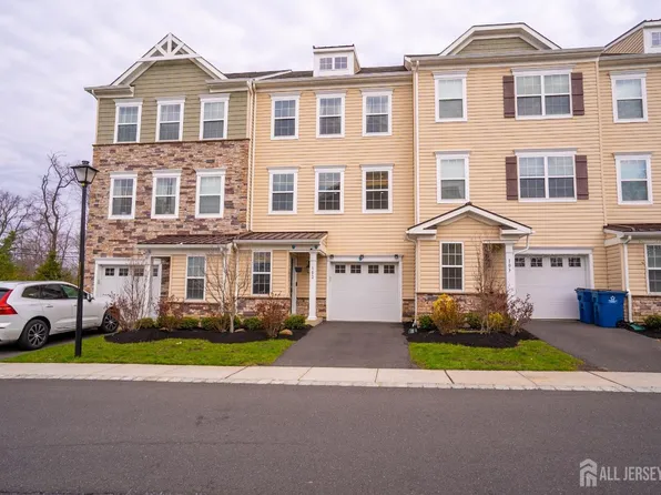 102 Matutina Rd, Monroe Township, NJ 08831