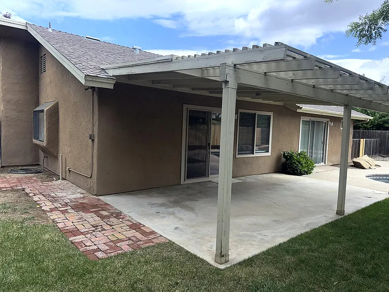 875 E Cromwell Ave — Photo 22