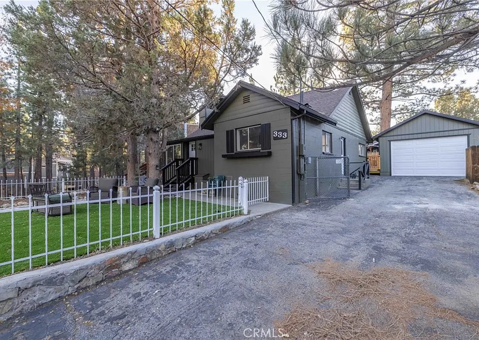 333 Downey Dr