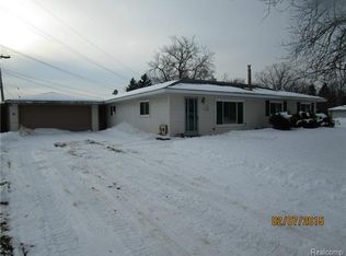 5769 Griggs Dr, Clarkston, MI 48346