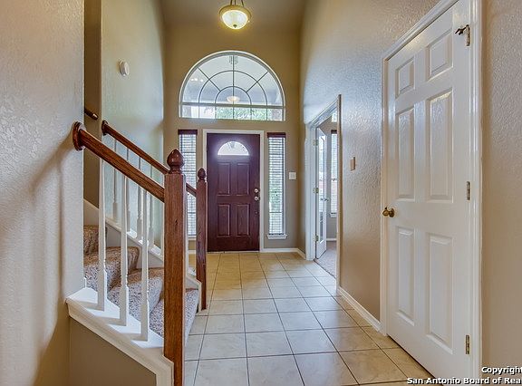 2nd image of 714 San Mateo