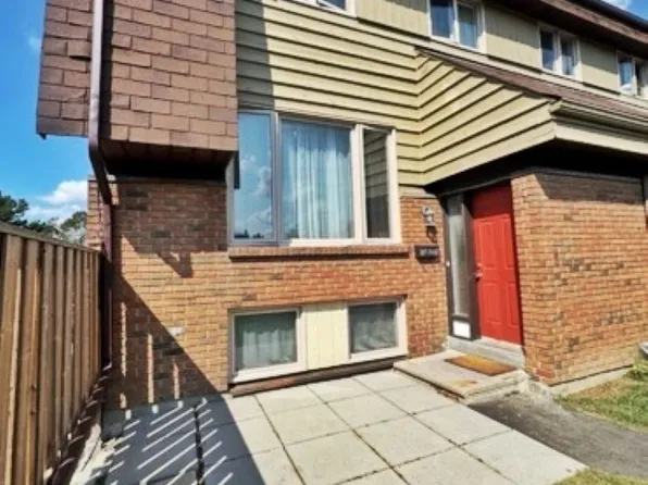 2610 Draper Ave #67-1, Ottawa, ON K2H 8X8