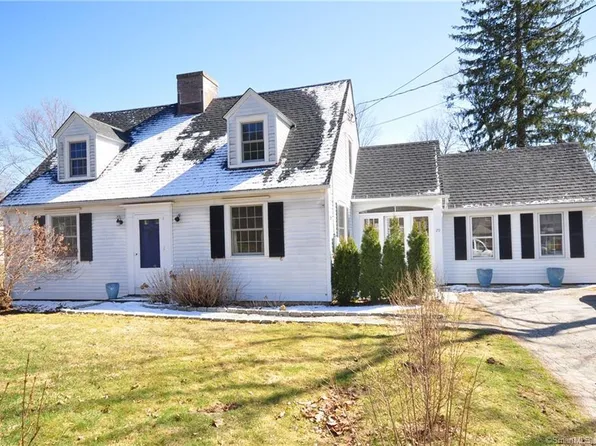 29 Woodruff Street, Litchfield, CT 06759