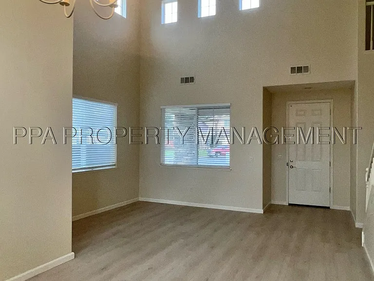 132 Shea Ct — Photo 4