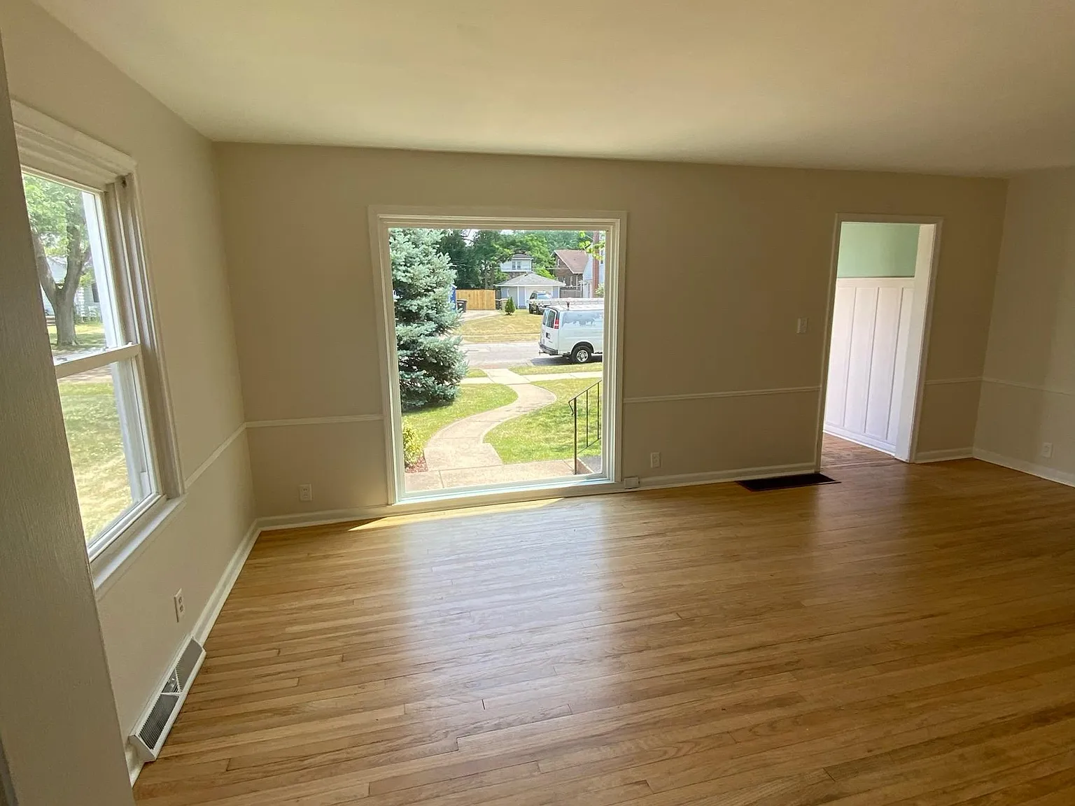 609 Ostemo Pl — Photo 3