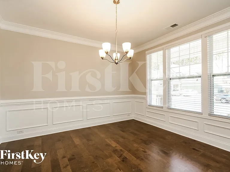 3940 Lake Breeze Dr — Photo 4