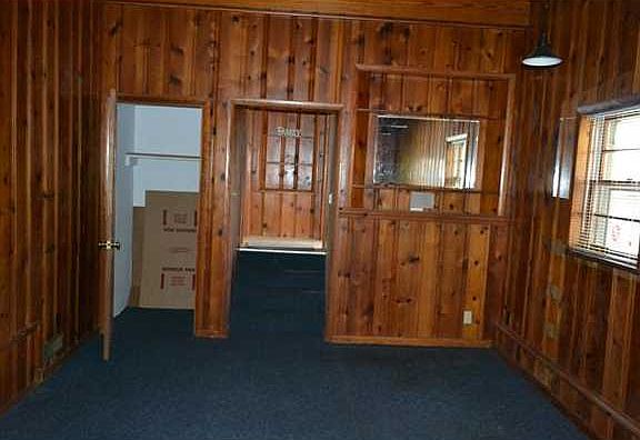 4th image of 6340 Shelby Ln