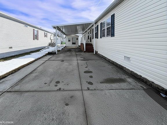 3rd image of 43510 Colonial Dr