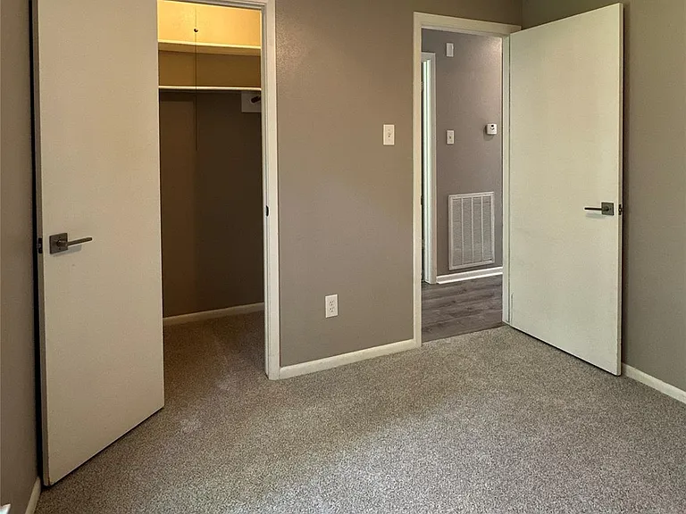 26403 Hunters Hollow Dr — Photo 19