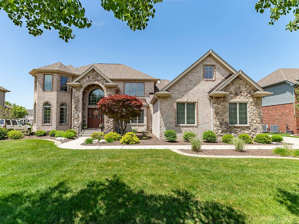1st image of 930 Stonebridge Dr