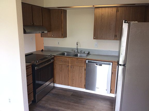 4th image of 9615 52nd Avenue Ct E #A