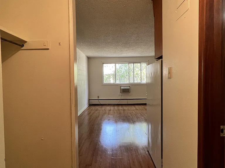 2120 Cornwall St #12 — Photo 3