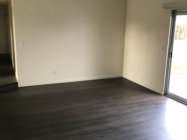 1529 Santa Ana Ave — Photo 3