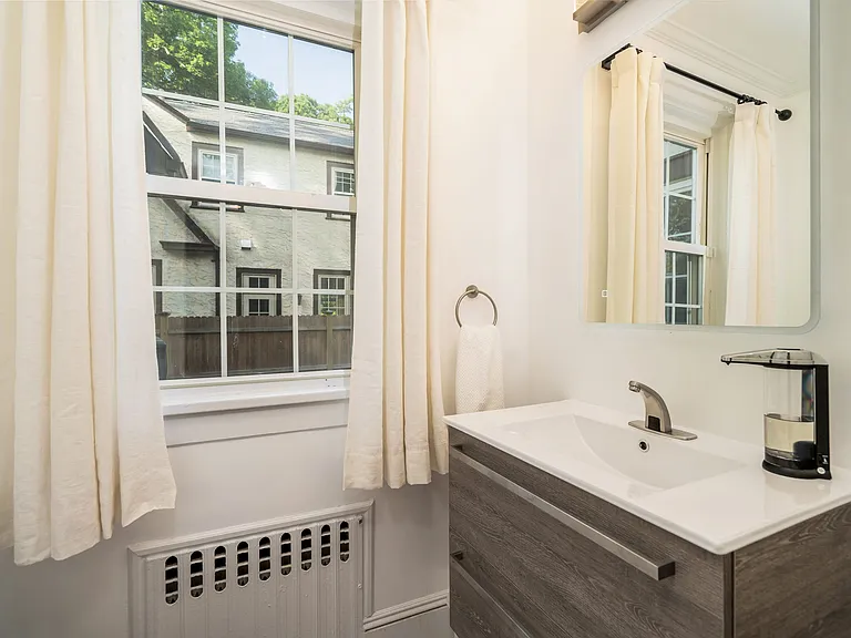 19 Hamilton Rd — Photo 10