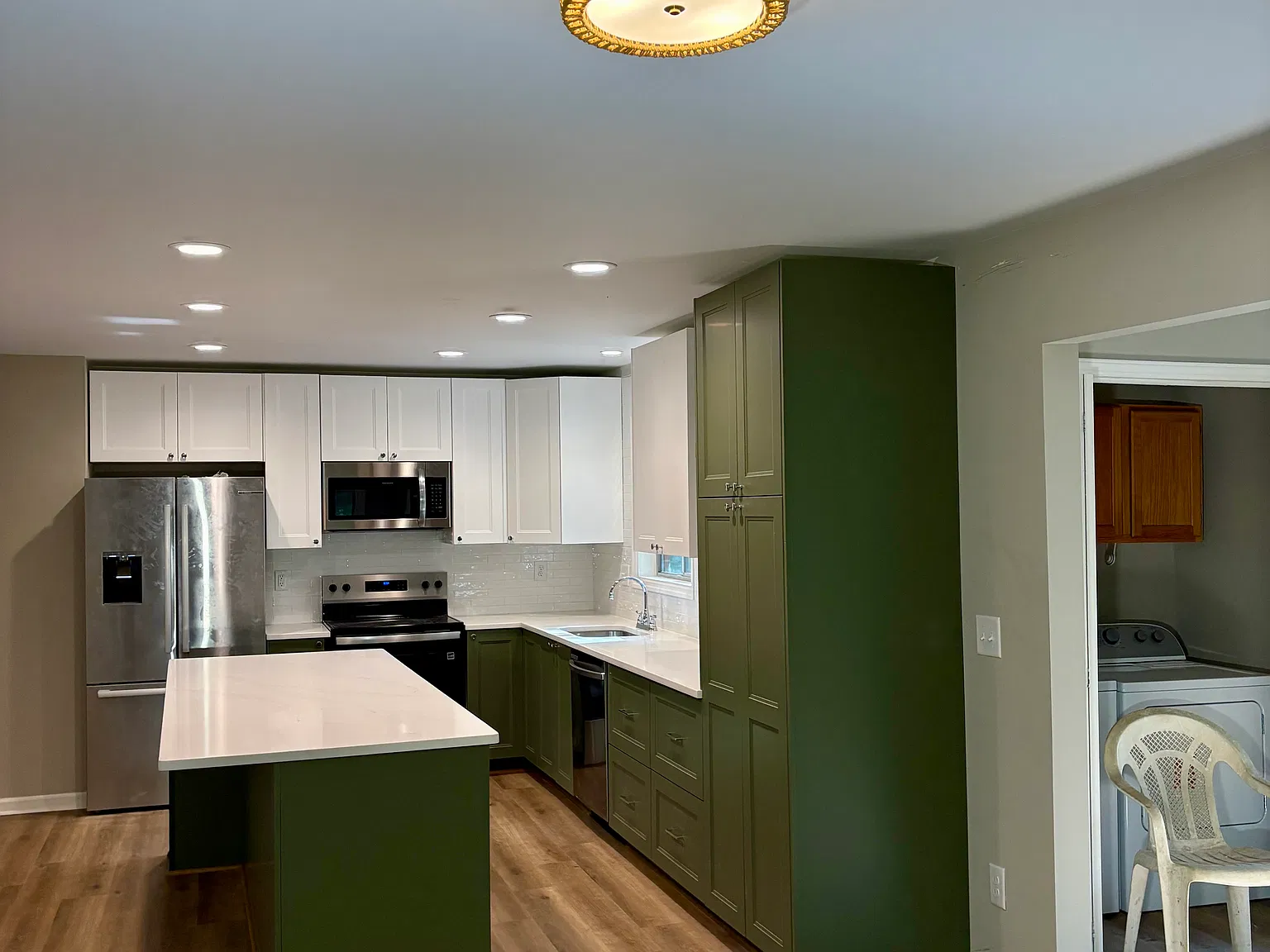 3 bed, 1.5 bath, 1600 sqft, $2,325 — Photo 2