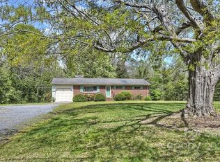 8944 McClure Cir, Charlotte, NC 28216
