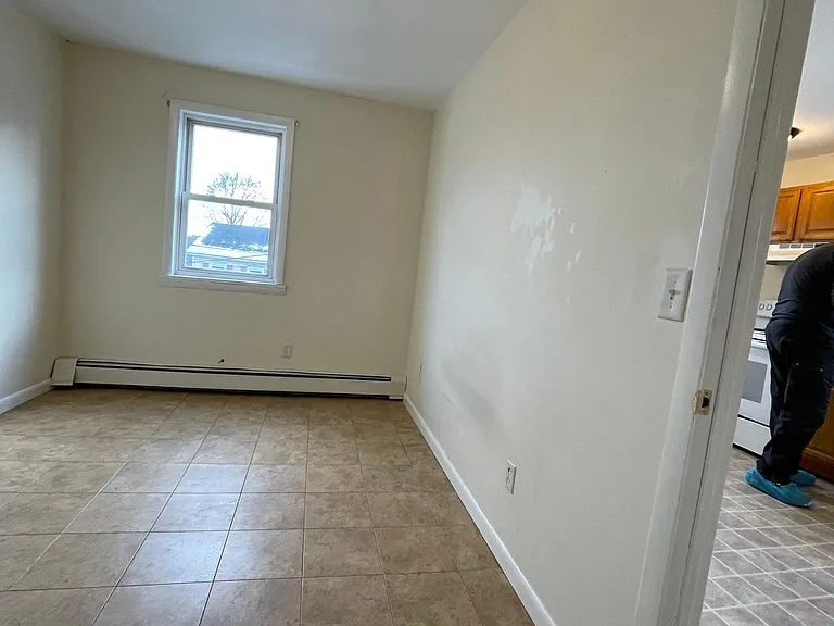 80 Main St #5 — Photo 15