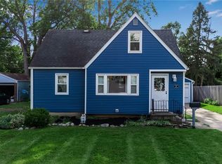 15 S Irwinwood Rd, Lancaster, NY 14086