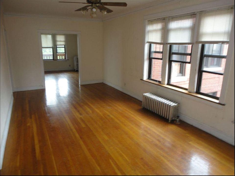 1st image of 3927 N Keeler Ave #3