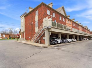 362 Plains Rd E #32, Burlington, ON L7T 0A4